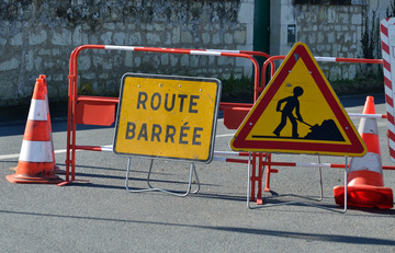 Votre société d'installation de balises et panneaux signalétiques 